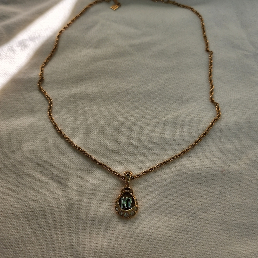 Nina Ricci Gold Tone Rhinestone pendant signed - Picture 7 of 14